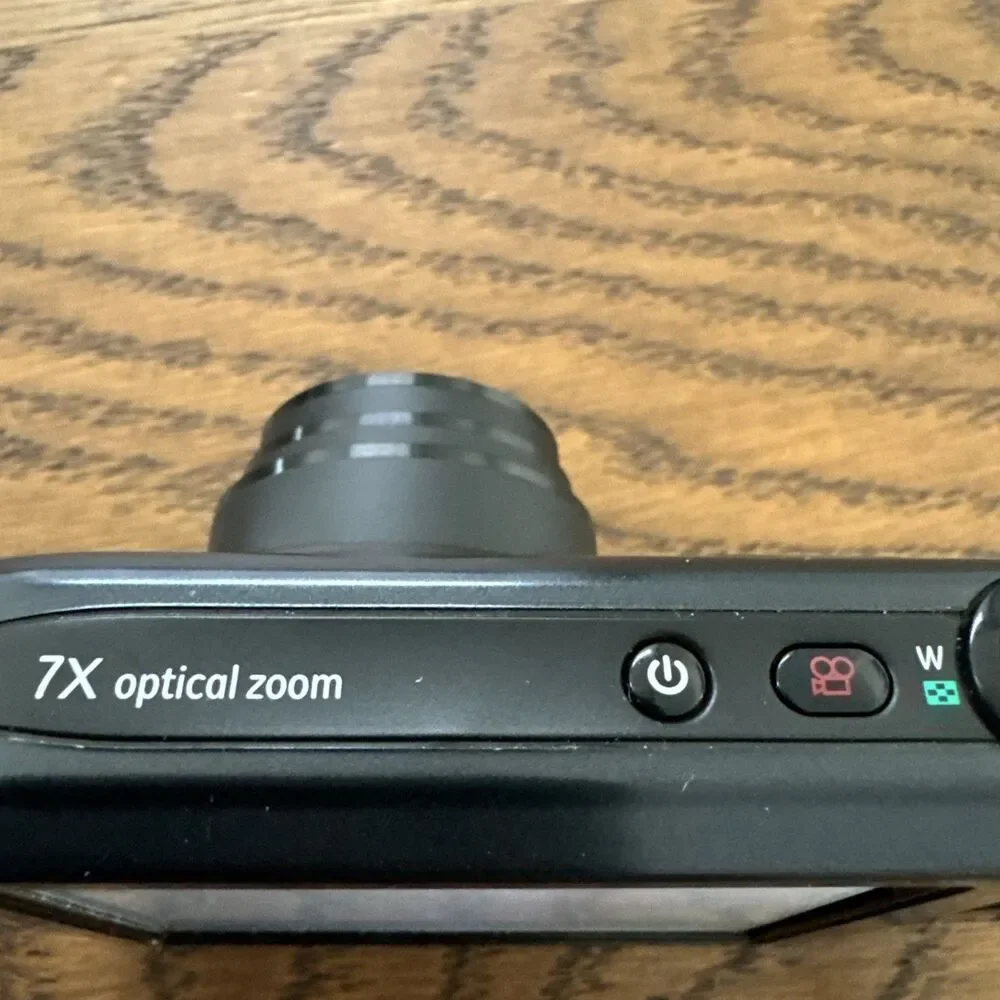 General Electric J1470S Digital Camera 7x Zoom 14.1mp Tested And Works Great